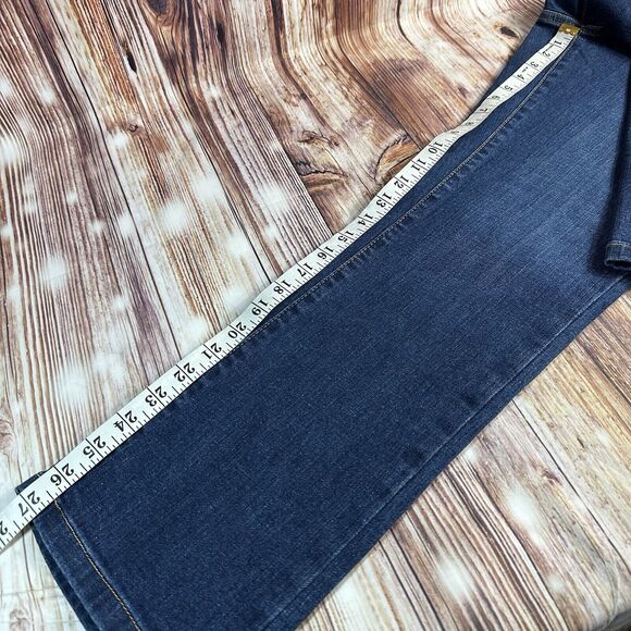 LL Bean CLASSIC FIT Size 6 Petite Mid Rise Straight Leg Jeans Denim Pants 27x27 - Picture 8 of 13